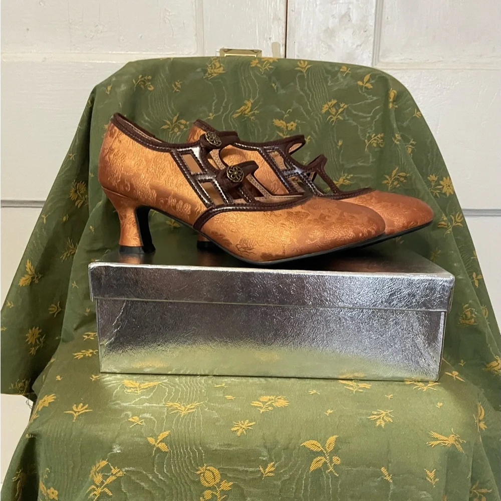 NIB Tokiyos Vintage Style Double Strap Mary Jane Heels in Bronze - Picture 1 of 6